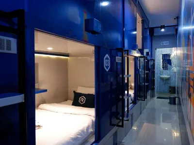 Rosalyne Sleepbox Tugu 2 Hoteller i Karangwaru