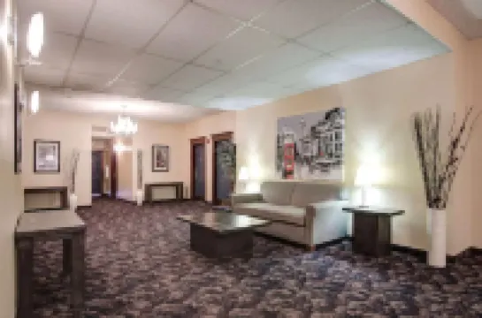 Ramada by Wyndham Nisku Edmonton Airport