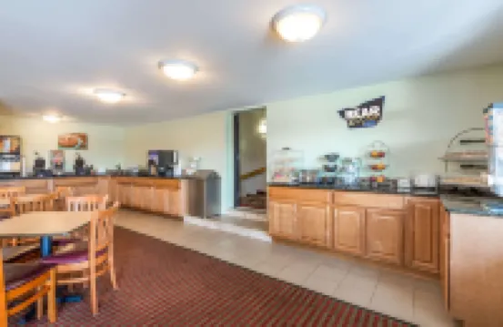 เดย์สอินน์ บายวินด์แฮม มิดเดิลทาวน์/ย่านนิวพอร์ต