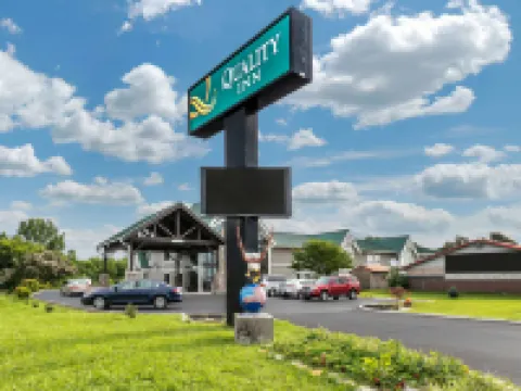 クオリティイン モンティーグル モンティーグルのホテル