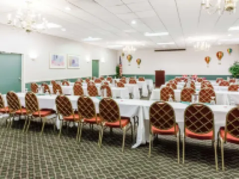 ベイモント バイ ウィンダム クィーンズベリー / レイク ジョージ クイーンズベリーのホテル