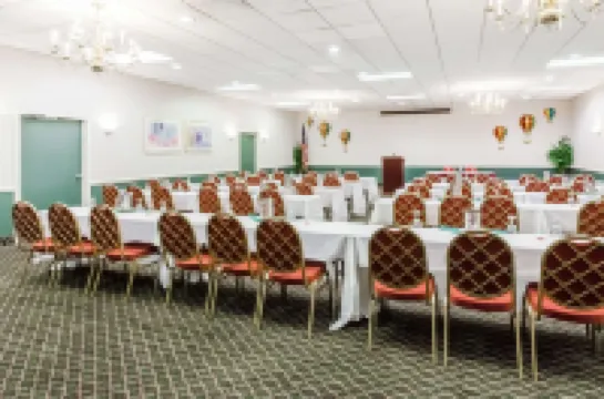 Baymont by Wyndham Queensbury / Lake George Hotels in Queensbury