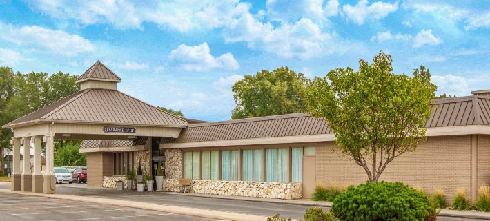 Ramada by Wyndham Midtown Grand Island Hotels in Hall County