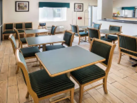 Quality Inn Near Northtown Mall & National Sports Center Hotels in Coon Rapids