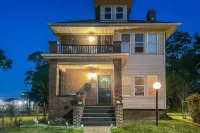 Awesome Detroit Apartment < 3 Mi to Midtown!