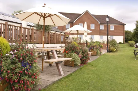 Premier Inn Tring Отели в г. Уэндовер