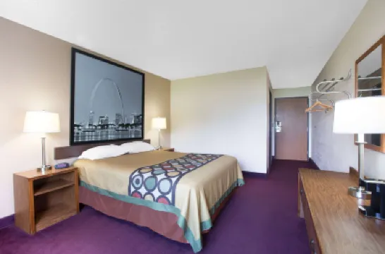 Super 8 by Wyndham Boonville Hotel di 