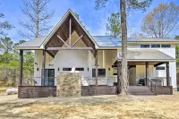 Private Hot Tub, Outdoor Fireplace: Broken Bow Gem - parking