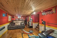 Stylish Suburban Home w/ Pool! 10 Mi to Royal Mtn - 3-Star