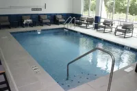 La Quinta Inn & Suites by Wyndham Manchester / Arnold AFB - Pools