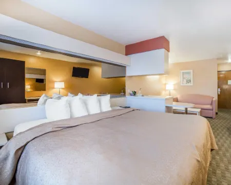 Quality Inn & Suites Elko Hotels in Elko