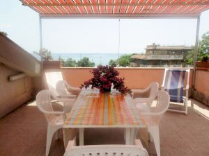 Two Rooms 30 Meters from the Sea Near Etna and Taormina and Catania