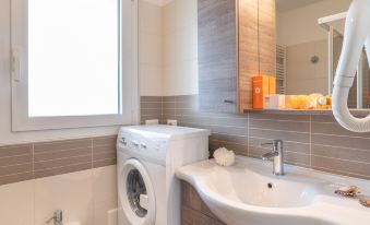 Elegant Residenza Monica 2 Bedroom C6 Sleep for 6