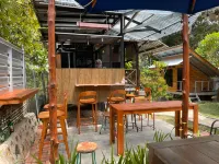 Atlante Hostel Hotels near Kampoeng Bule