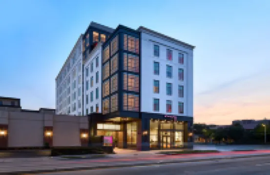 Moxy Charleston Downtown Hotels near Sound Of Charleston