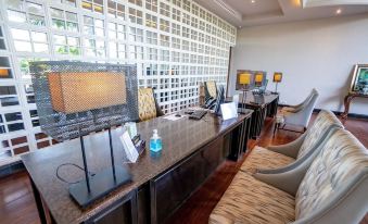 The Grand Riverside Hotel