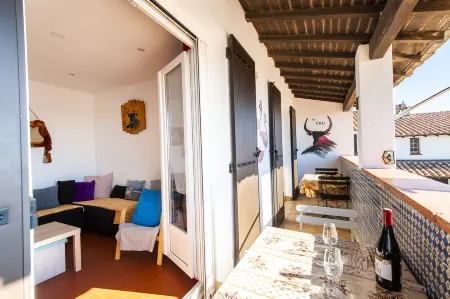 Magnificent Apartment Typical of Saintes-Maries-De-LaMer