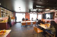 Svalbard Hotell | the Vault - sarapan