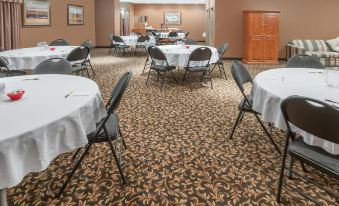 Super 8 by Wyndham Three Hills AB