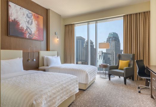 Le Méridien City Center 호텔과 쇼핑몰 연결 통로