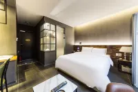 Gimpo Drive-in B-Faced Hotel Louis