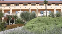 Hotel Caesius Thermae & Spa Resort فنادق في باردولينو