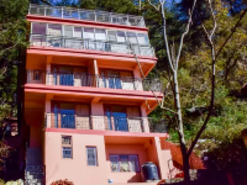 Backwoods B&B Mall Road Shimla Hotels near The Ridge
