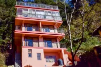 Backwoods B&B Mall Road Shimla