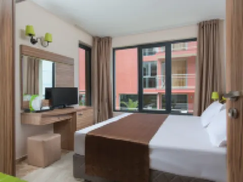 TIA Maria is Situated in the Southern Part of the Sunny Beach Resort 써니비치 호텔