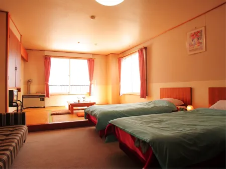 Hotel Moc Отели в г. Мёко