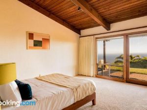 Cliffridge by AvantStay Lush Malibu Hills Estate w Breathtaking Ocean Views