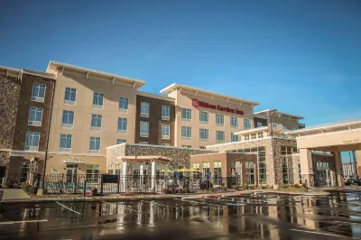 Hilton Garden Inn Murfreesboro Отели рядом с достопримечательностью «Джорджтаун сквер»