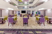 La Quinta Inn & Suites by Wyndham Lubbock West Medical Centr - breakfast