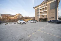 โรงแรม Gyeongju H Avenue บุลกุคซา - ที่มีที่จอดรถ
