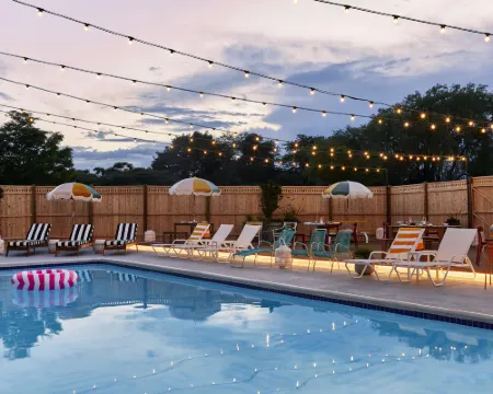 Wayfinder Newport Hotels in Newport County