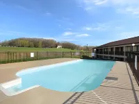 Days Inn by Wyndham Hannibal Hotels in Mason Township