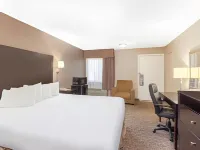 Ramada by Wyndham Fresno North Hotels near Fresno Chandler Apt