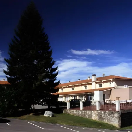 Hotel Villa de Nava Отели в г. Нава