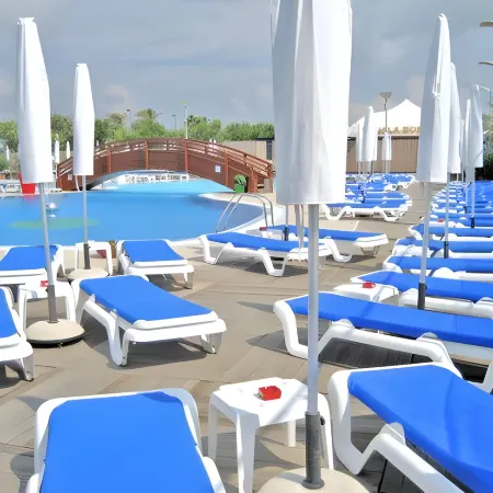 La Isla Resort