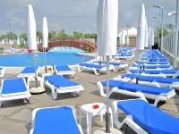La Isla Resort - Pools
