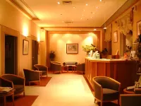 Brit Hotel Aux Sacres Reims, Centre Historique Hotels in Reims