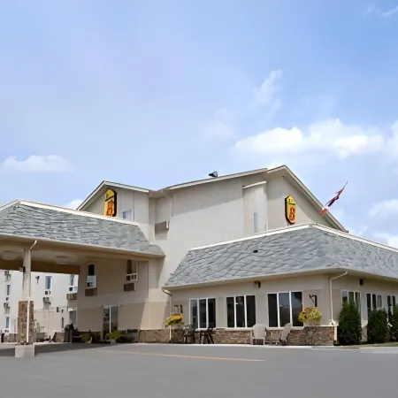 Super 8 by Wyndham Fort Frances