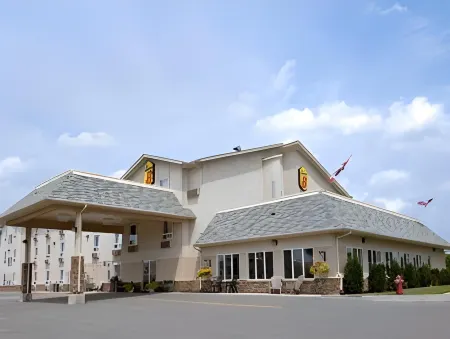 Super 8 by Wyndham Fort Frances Отели в г. Форт Франсес