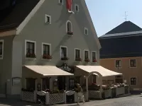 Hotel am Markt Hotels in Kinding