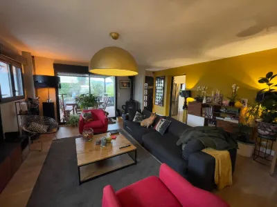 Comfortable Guest Room in A Contemporary Setting