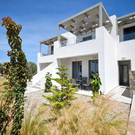 Paros Gem