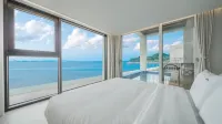 Pohang Overlooking Pool Villa