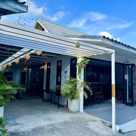 Eclipse Hostel and Bar