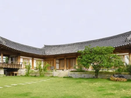 Naju Ihwadang Pension Отели в г. Наджу