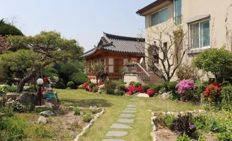 Iksan Yeongwoldang Hanok Private House Pension